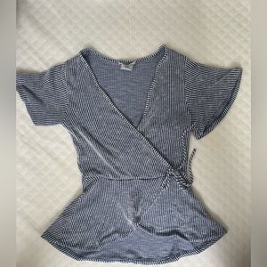 Size small women’s shirt